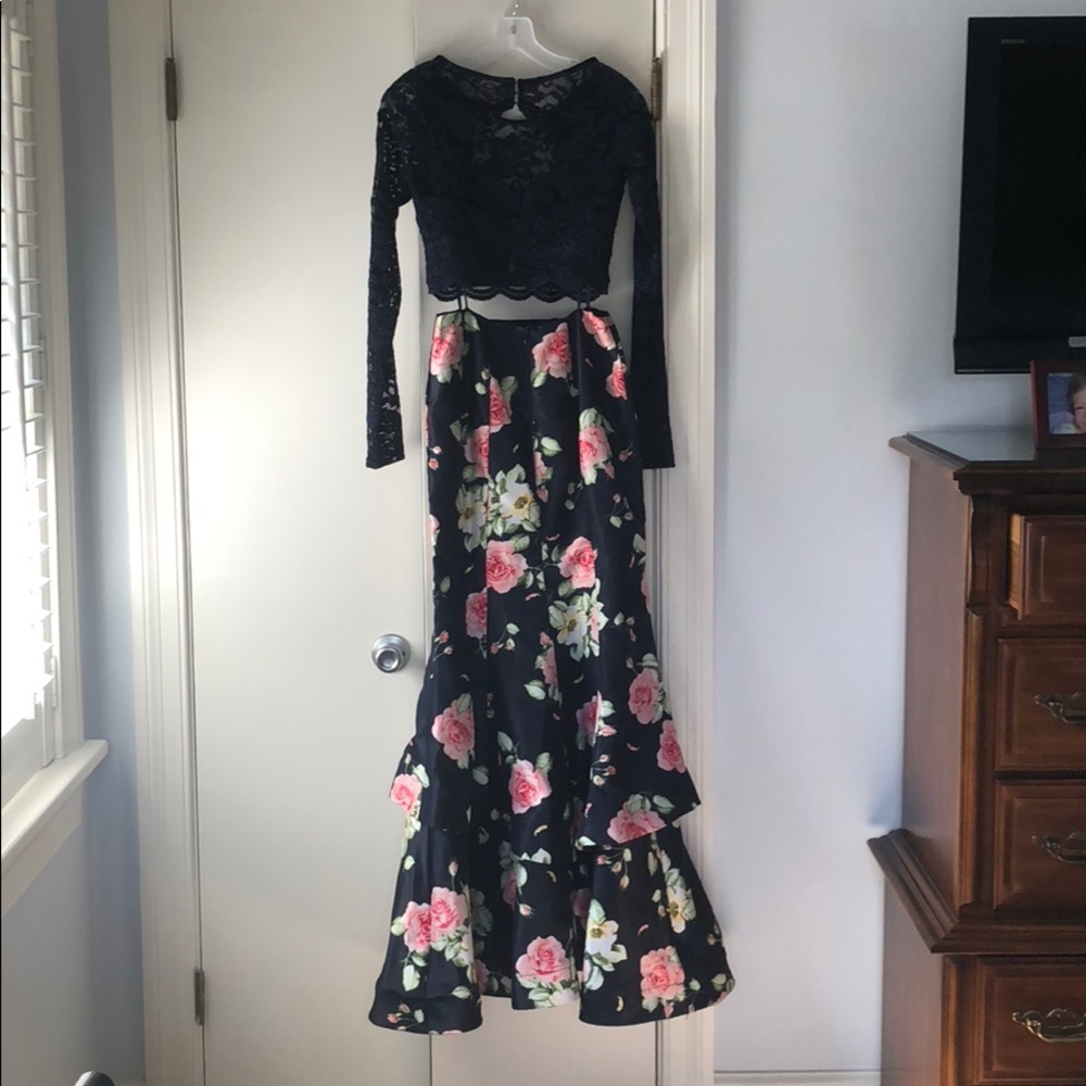 Prom Dress - Picture 3 of 6
